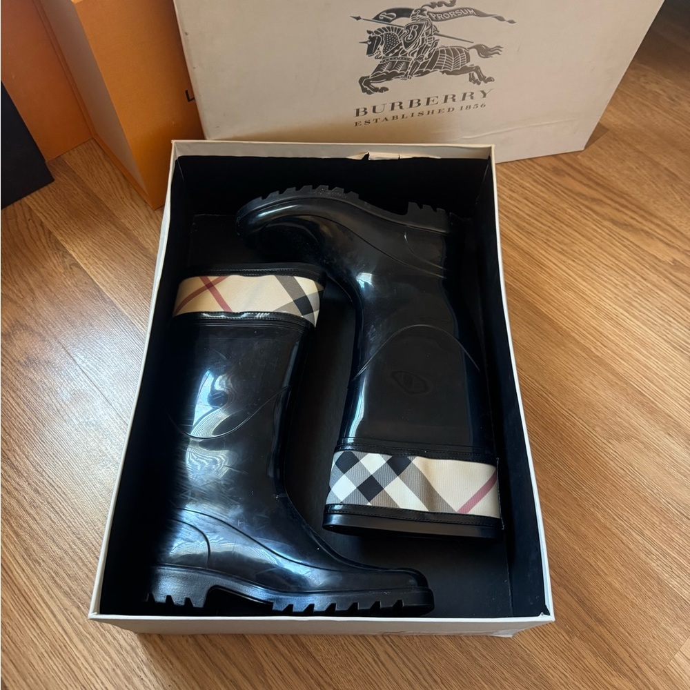 Burberry Black and Cream Plaid Rain Boots